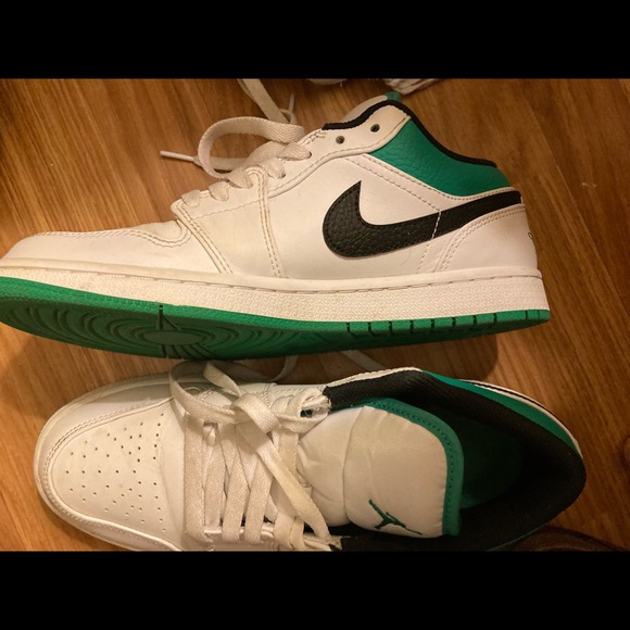 Nike Air Jordan 1 Low ‘White Lucky Green’ - M7.5/W9 - Picture 2 of 7